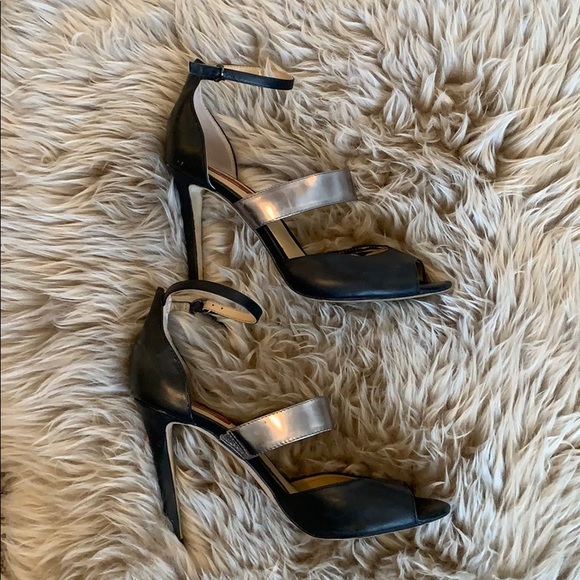 Saks Fifth Avenue heels - Picture 4 of 8